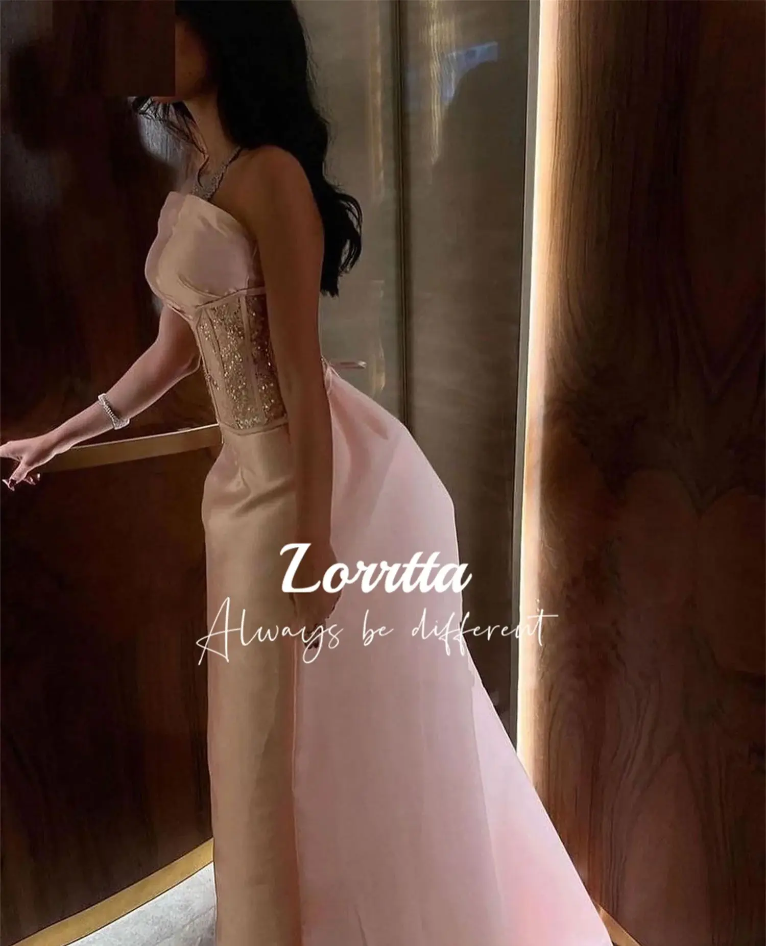 Loretta Mermaid สีชมพูซาตินชุดราตรีอย่างเป็นทางการ Ball Gown ลูกไม้ Bodycon Strapless ปิดไหล่ฤดูใบไม้ร่วงชุดพรหมที่กําหนดเอง