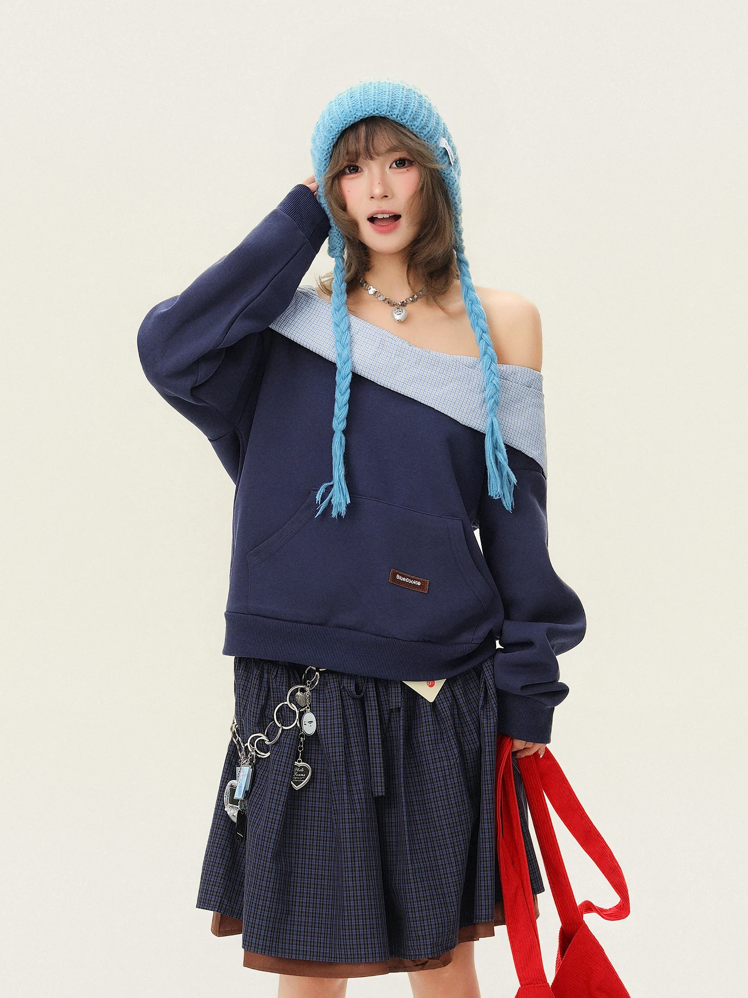 Loose Fit Shoulder Bared Sweatshirt Women's Spring Design Patchwork One Shoulder Loose Slimming Top Korean Grid Pattern