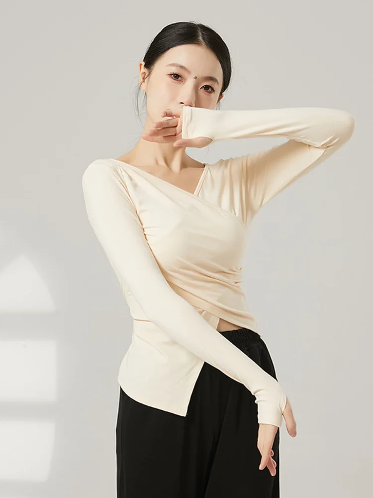 Einfarbiges, kurzärmliges, asymmetrisches Oberteil mit V-Ausschnitt und Schlitz – modernes Tanz-Übungs- und Performance-Shirt für Damen