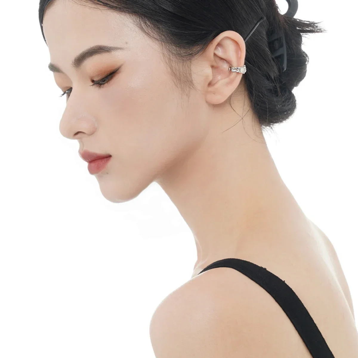 Fashion ear clip without perforations, Korean style women with damaged texture S925 sterling silver ear clip jewelry wholesale