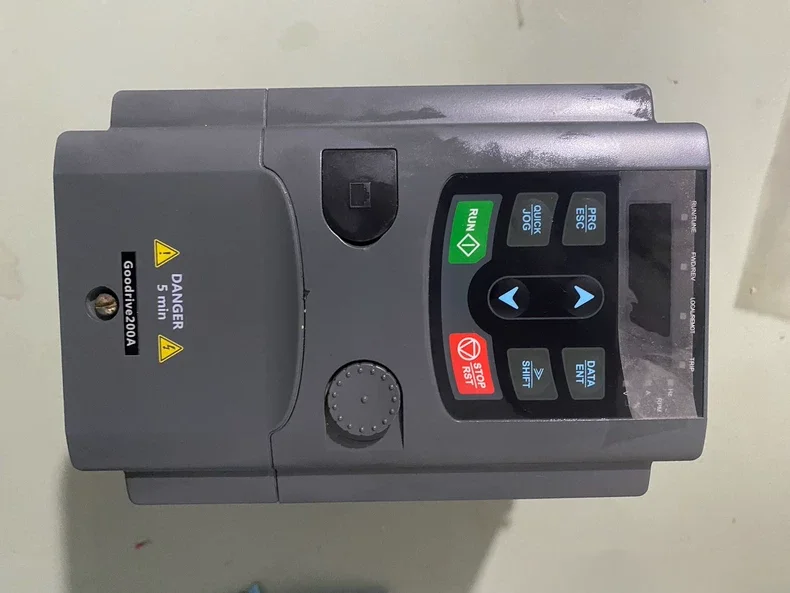 

High Brand NEW 100% Quality GD200A-5R5G/7R5P-4 GD200A-7R5G/011P-4 1 Year Warranty