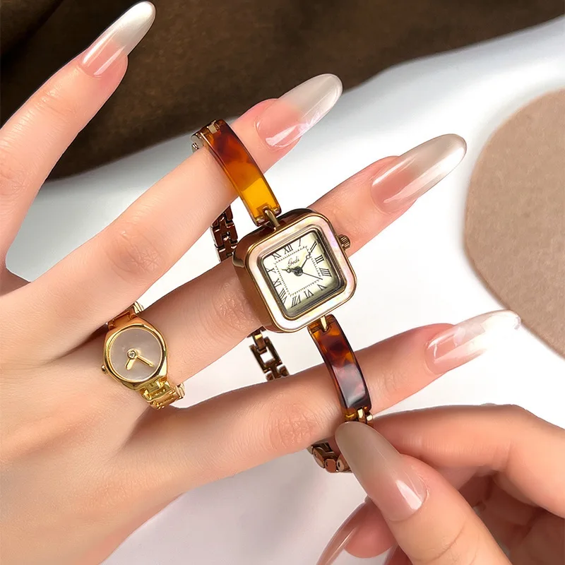 Retro luxury small square watch ladies bracelet watch high-end medieval style temperament fashion female quartz watch