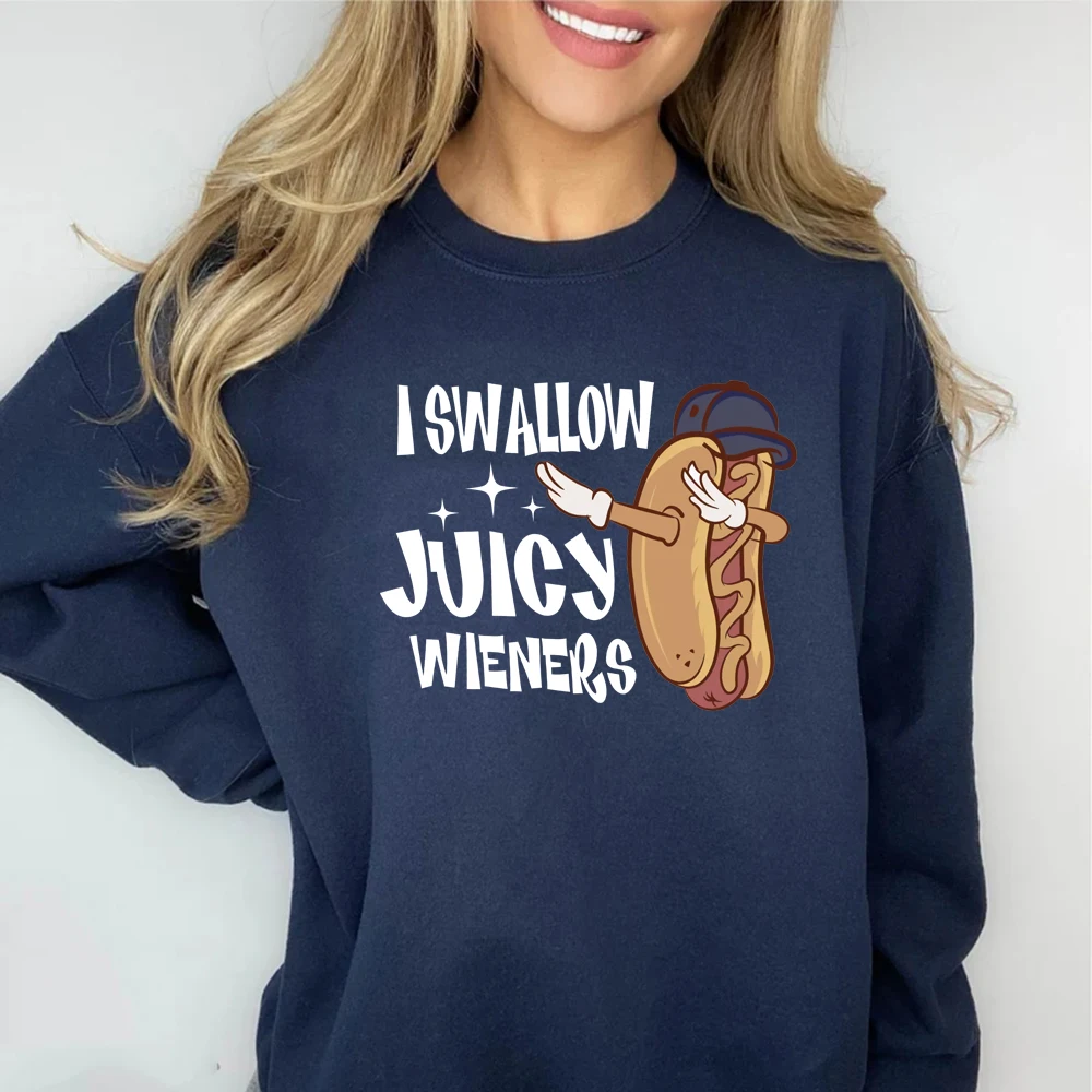 เสื้อสเวตเชิ้ต I Swallow Juicy Wieners ลายตลกๆ แปลกๆ เสื้อยืดมีมตลกๆ สำหรับผู้ชายและผู้หญิง เสื้อคอกลมแบบสวมหัว เสื้อฮู้ดดี้อารมณ์ขัน