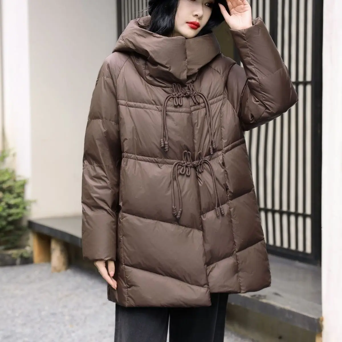 เสื้อแจ็คเก็ตดาวน์ผู้หญิงสไตล์จีนย้อนยุคใหม่สำหรับฤดูใบไม้ร่วงและฤดูหนาว ทรงหลวม สวมใส่สบาย