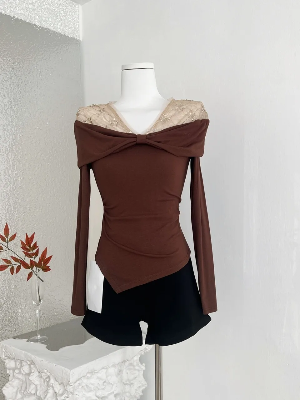 

Sweet Lace Splice oulder Bared Knitted Sweater Women's Pure Desire Long Sve Uneven Top ort Sle Polyester Fiber