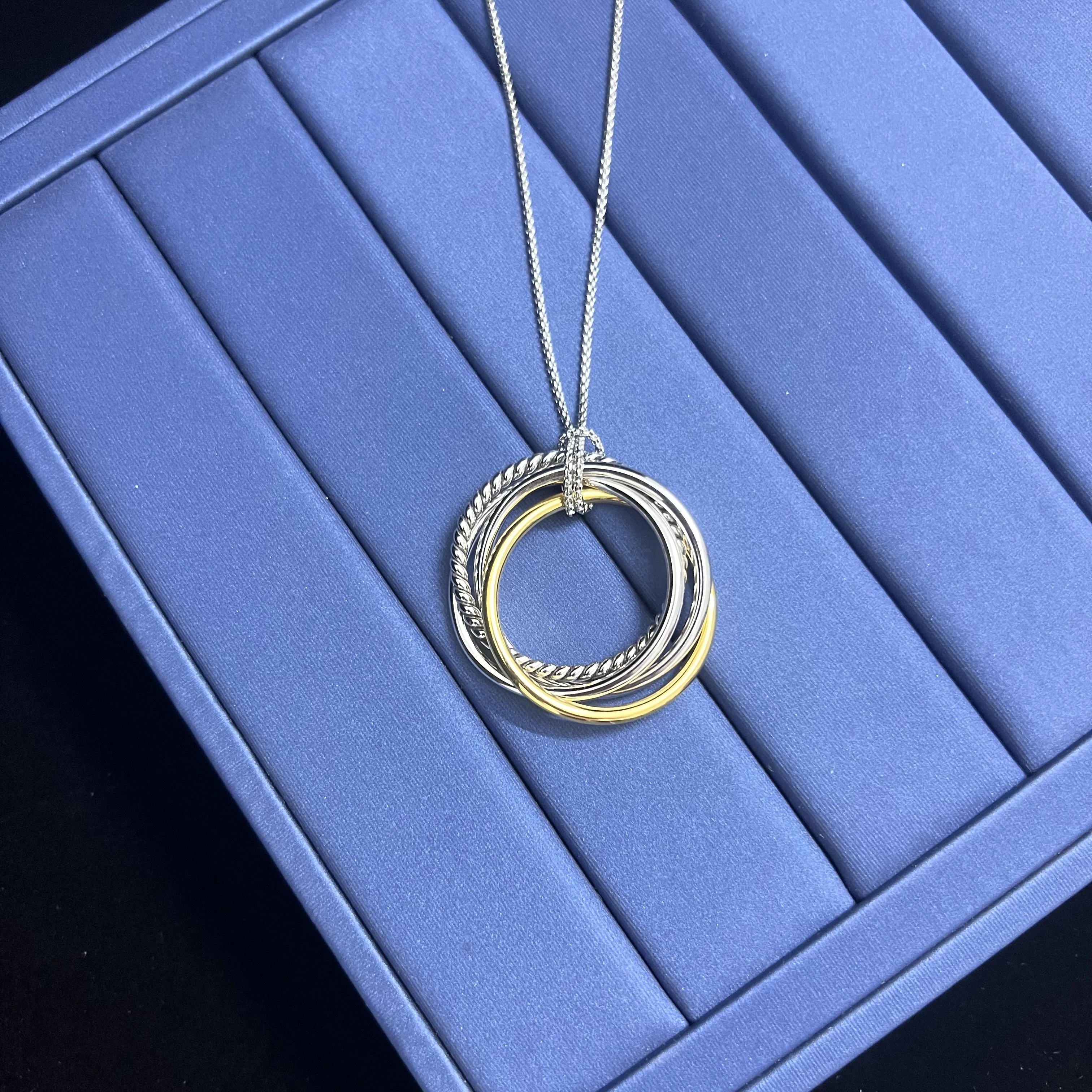 

S925 серебро 2025 новое 37 мм четыре кольца цветное ожерелье нейтральный модный тренд ретро индивидуальность простые роскошные ювелирные изделия