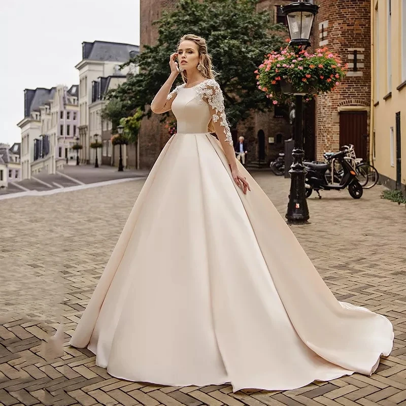 

Gorgeous Princess Wedding Gowns A Line Long Sleeve Women's Elegant Round Neck De Mariée 3D Lace Applique Sexy Backless Bride Gow