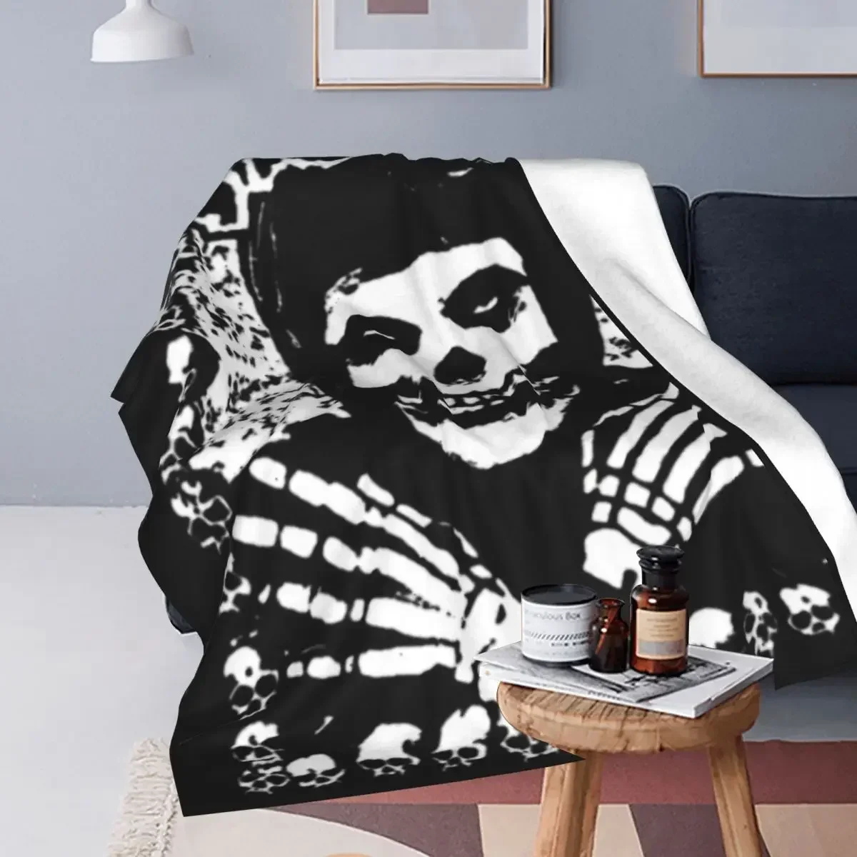 Misfits Rock Band Knitted Blanket Flannel Throw Blanket Bedroom Sofa Printed Lightweight Bedspreads Portable  blanket