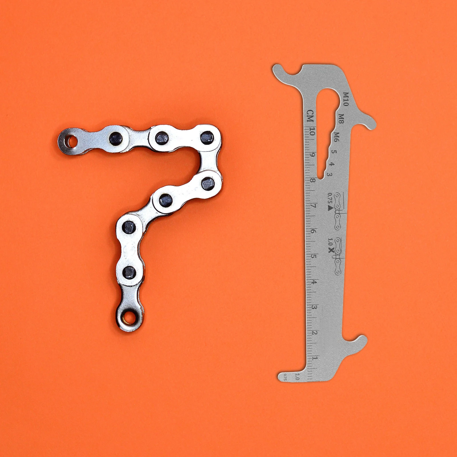 

Bike Chain Measuring Ruler Wear Indicator Tool in Aluminum Alloy for Precise Chain Compact and Sturdy Cycling