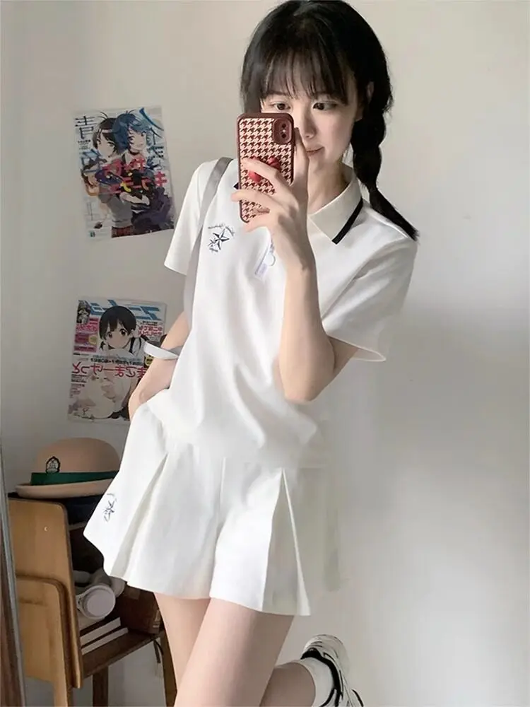 

Летний повседневный спортивный комплект для женщин: модный, стройнящий, свободный крой, корейская версия, шорты и футболка с коротким рукавом, комплект из двух предметов