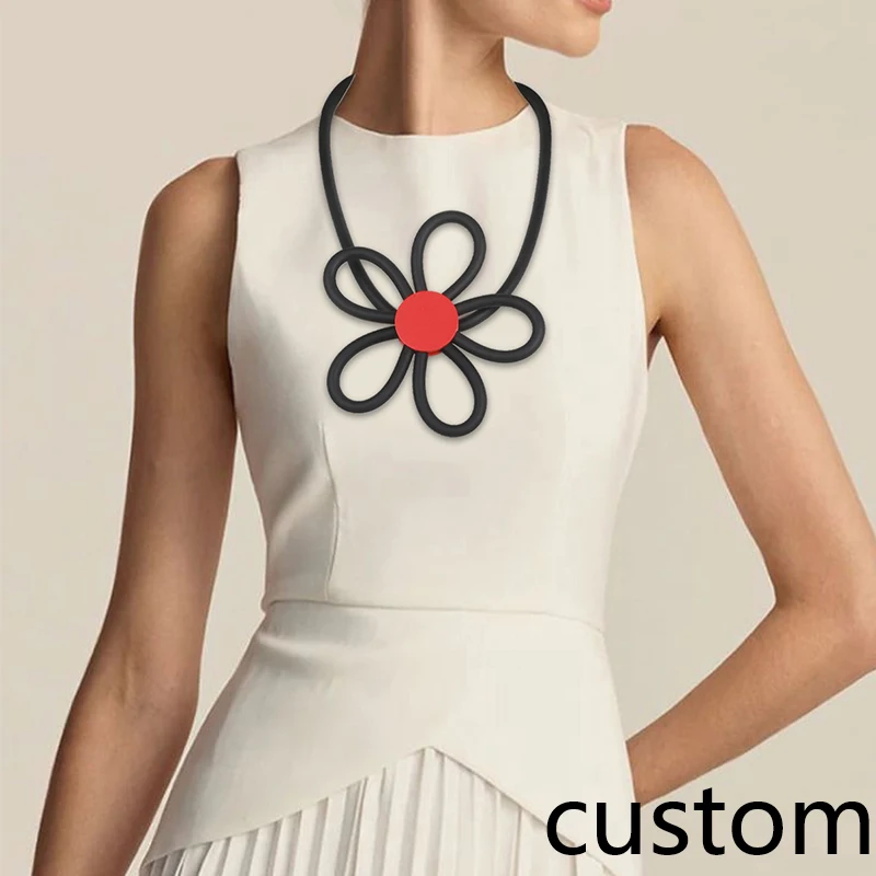 

UKEBAY A Fashionable Trendy Hollow Flower Accessory Versatile Retro Casual Style Daily Clothing Accessories Women Party Necklace