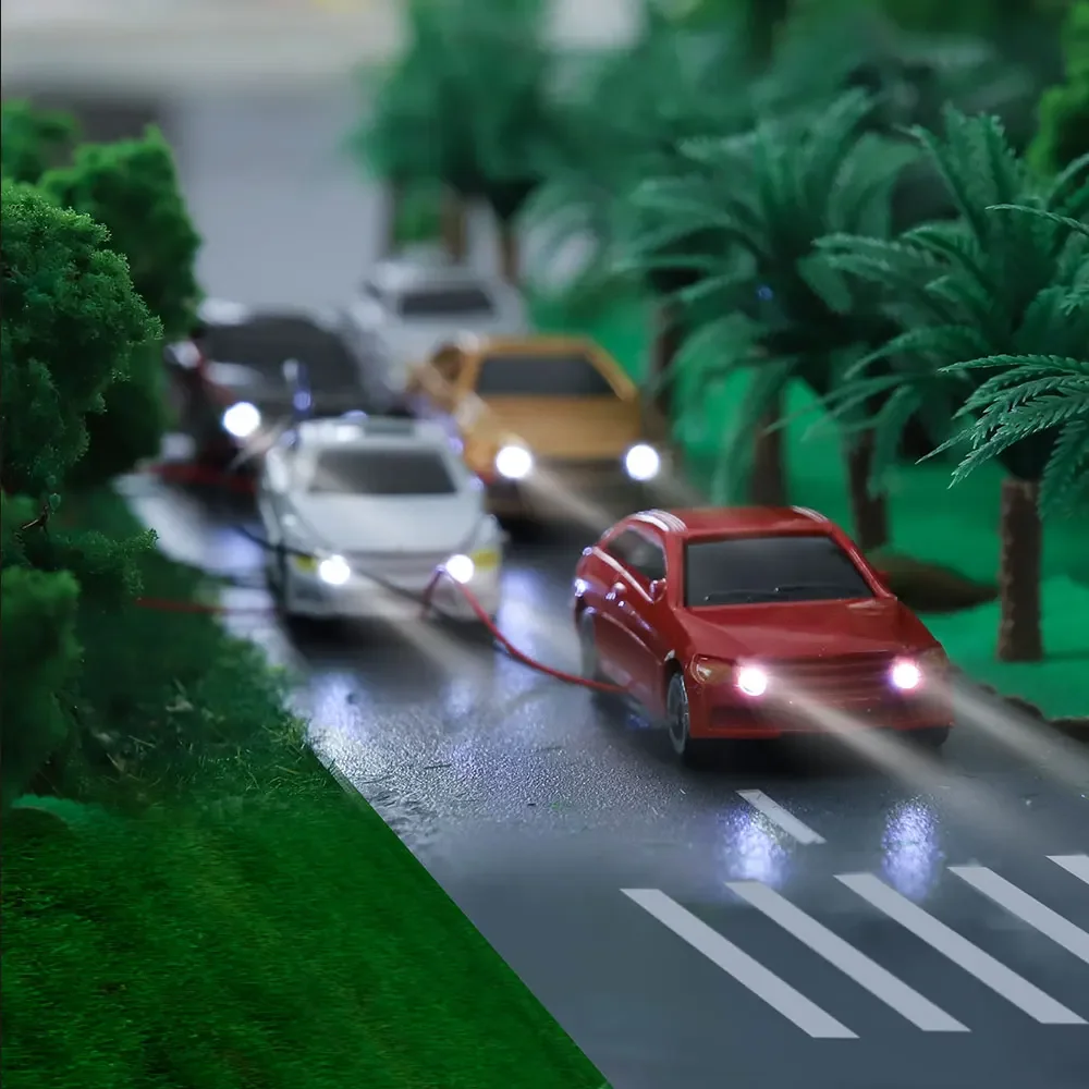 3 Stück Maßstab 1/200-1/75 Miniatur-Leuchtautos 12 V ABS-Kunststoff-Modellfahrzeuge für Sandtischlandschaft/DIY-Modellbau/Diorama