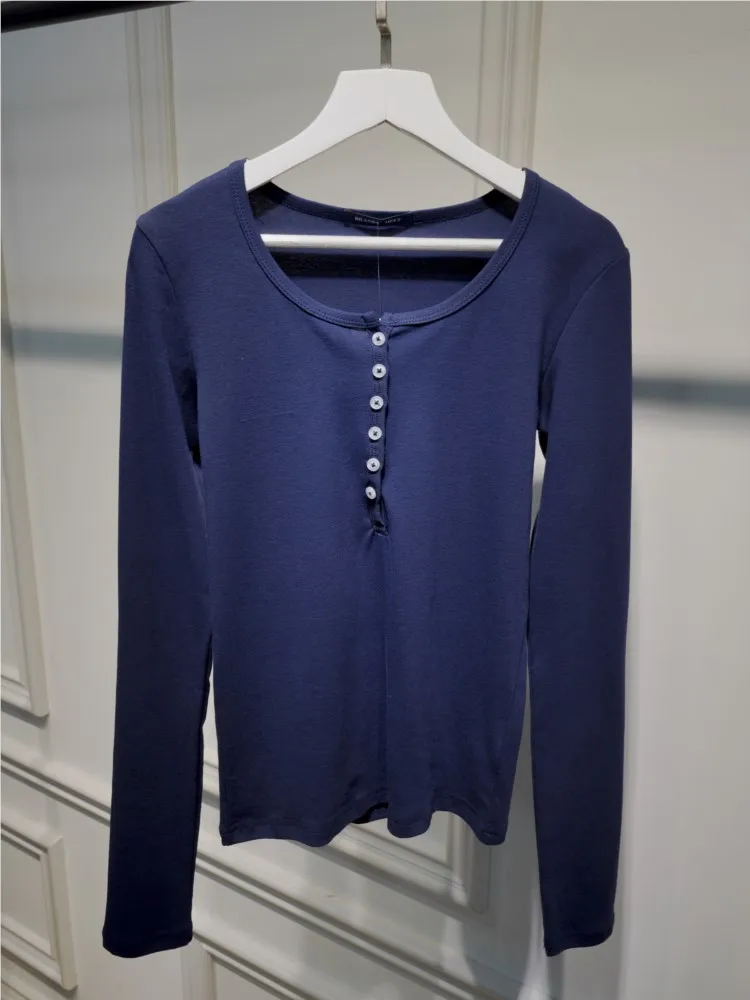 

Модные темно-синие хлопковые тонкие футболки с шестью пуговицами, женские осенние новые милые повседневные универсальные футболки с длинными рукавами, простая футболка, топ Y2K