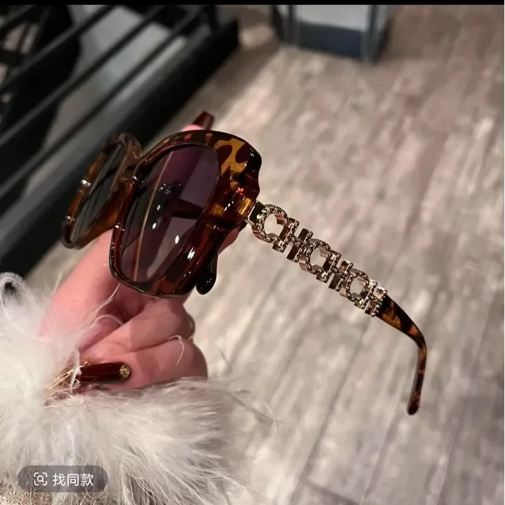 

New Fashionable Xiaoxiangfeng Sunglasses for Women with Polarized Hollow Out Legs, Light Luxury Eyepieces, Explosive Models