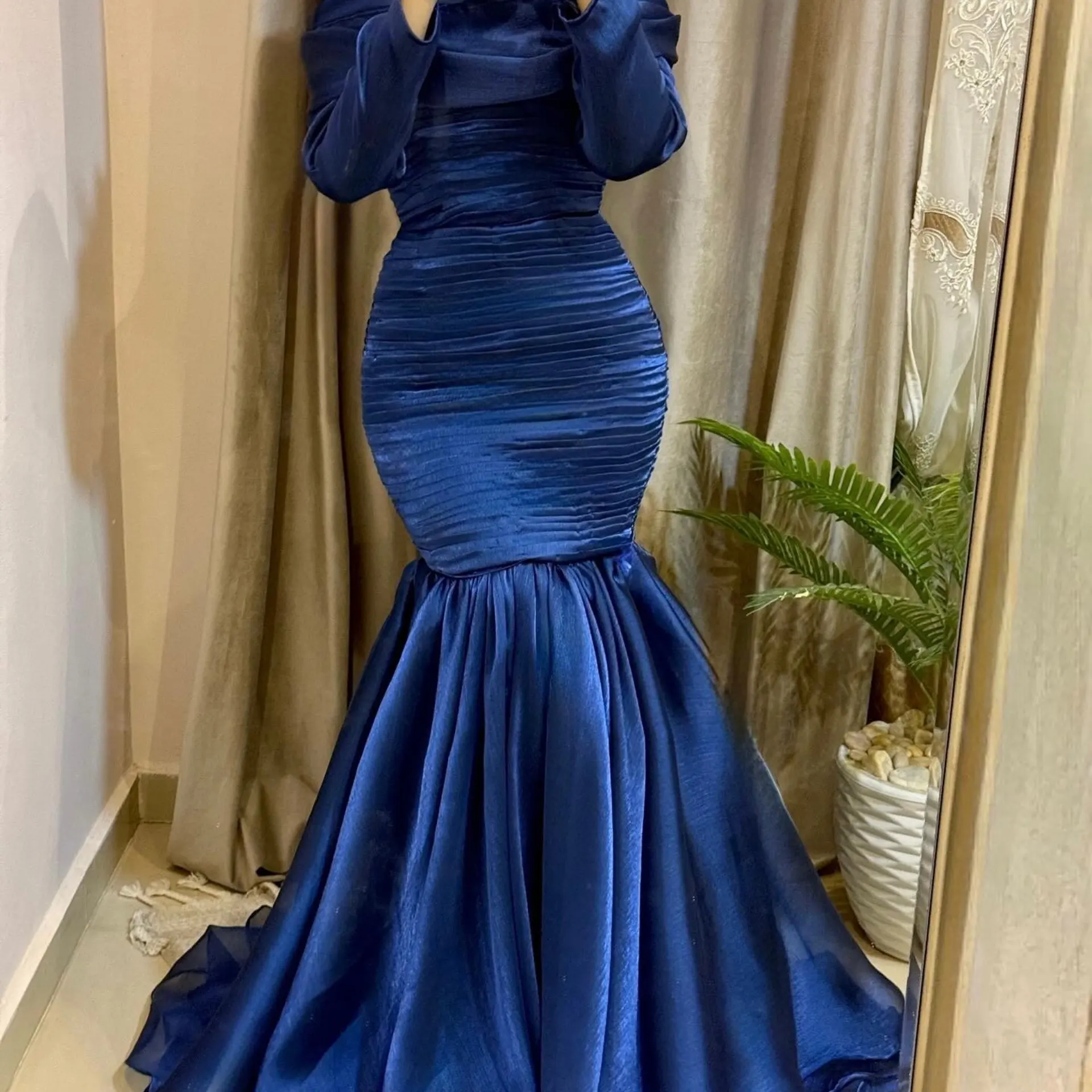 

Navy Blue Hooded Mermaid Gown Long Sleeve Ruched Evening Dress Elegant Sheer Organza Floor Length Prom Gown for Wedding Guest