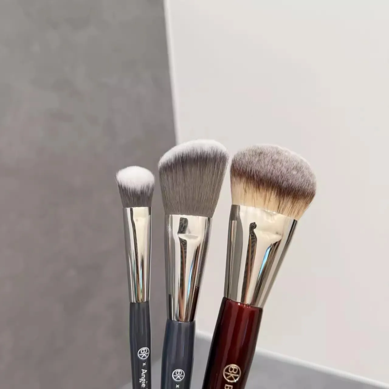 Bk101 Contoured Foundation Brush BkA507 BkA506 Bk208 Makeup Brush Face Brush Liquid Cream Foundation Bronzer Blush Highlighter