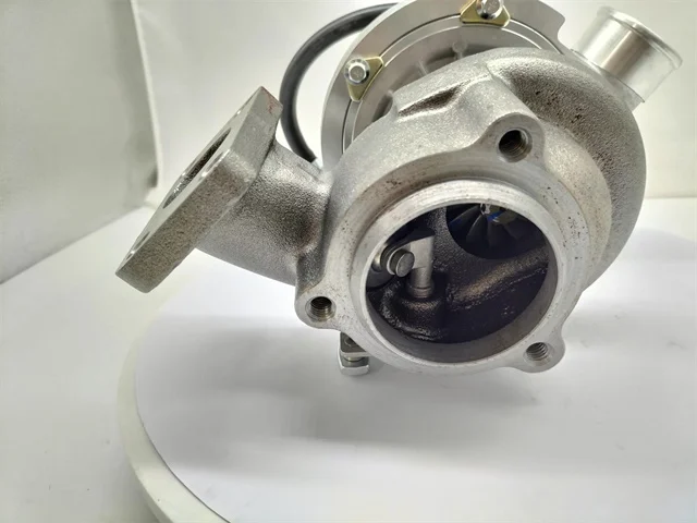Cc car Engine 1104C Turbo GT2556S Turbocharger 21071302 711736-5026S 2674A226