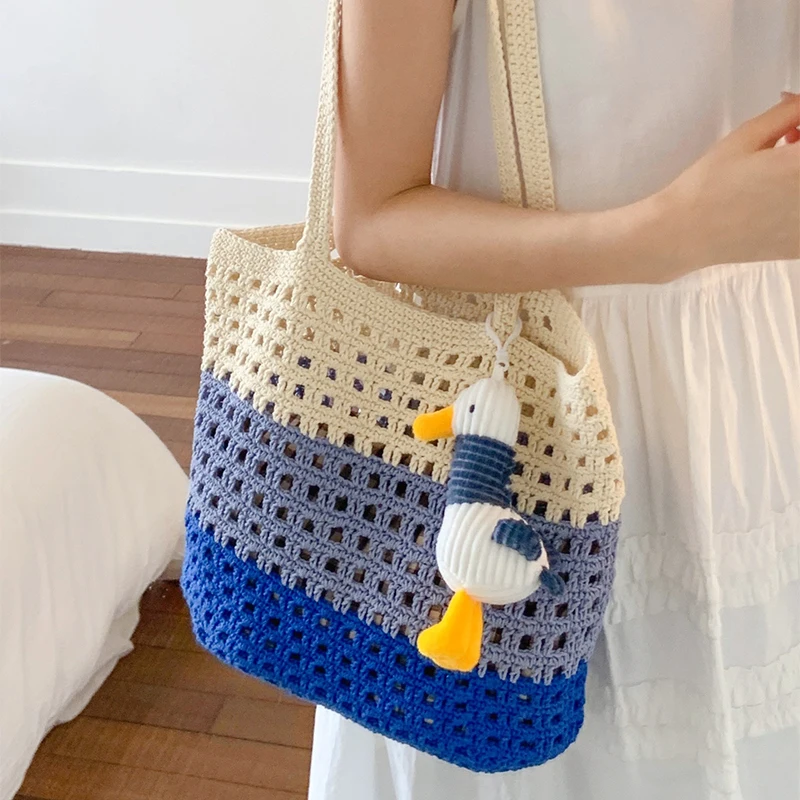 

Woven Beach Resort Bag Luxury Woven Tote Bag For Women Gradient Color Large Capacity Handbag Creative Yellow Duck Shopping Bag