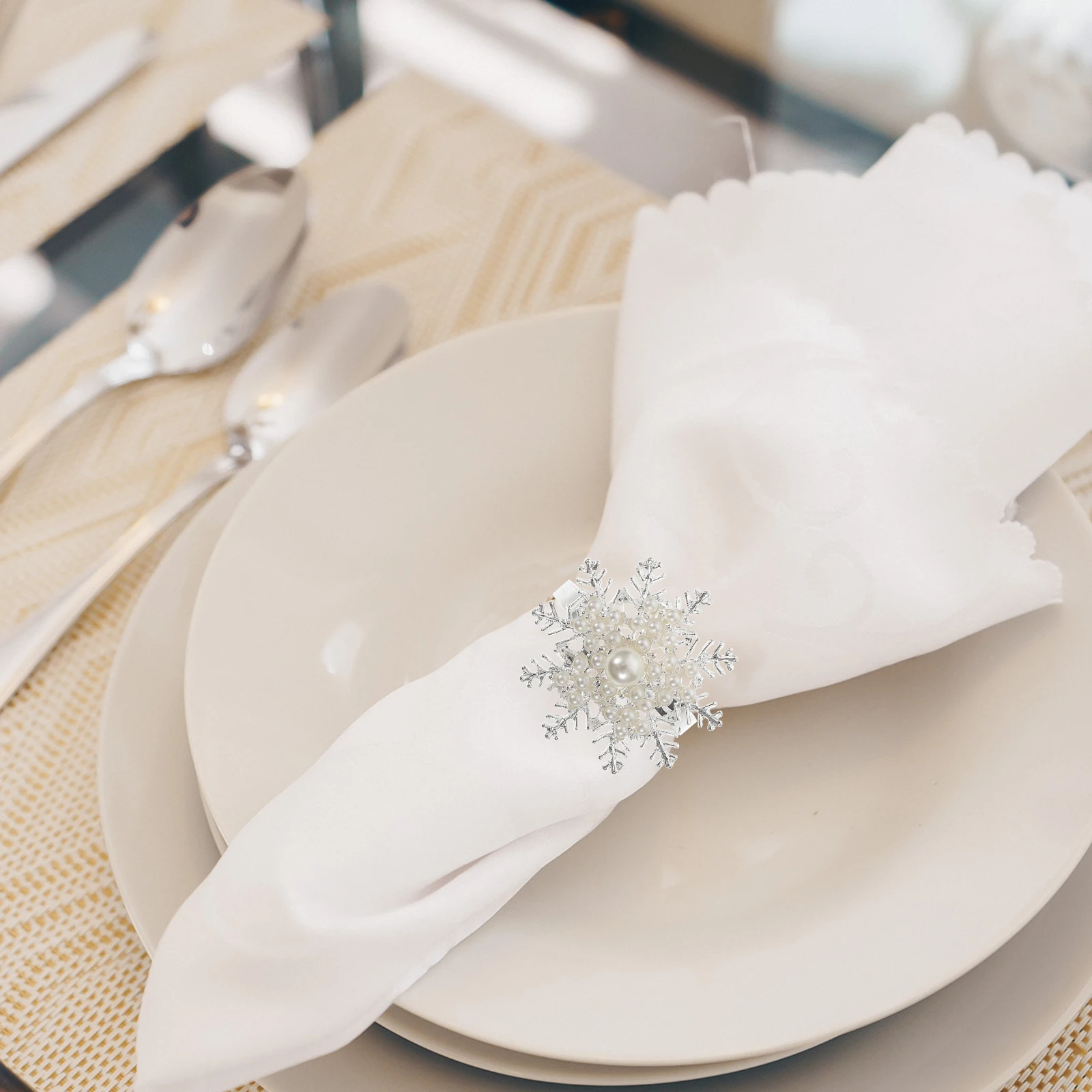 

6 Pcs Napkin Rings Christmas Pearl Snowflake Thick Silver Home Party Banquet Decor Practical Kitchen Bar Accessories