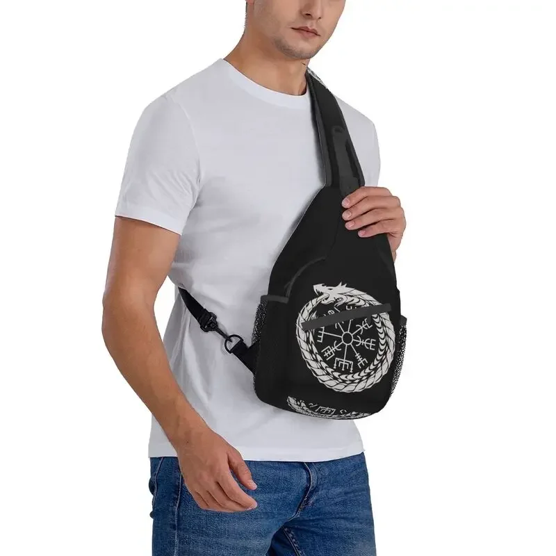 World Serpent-mochila cruzada de hombro para hombre, bolso de pecho Vikingo, brújula, viaje, senderismo, día