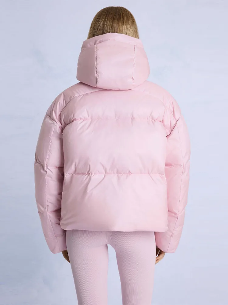 سترة شتوية عصرية من القطن بقلنسوة سترة قصيرة غير رسمية بسحاب سميك وأكمام طويلة معطف متين 2025 ملابس خارجية نسائية أنيقة جديدة دافئة