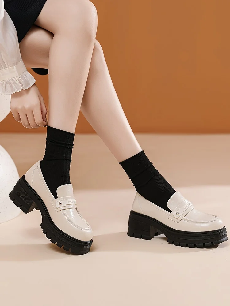 

Daphne Women's Thi Heel Loers Spring 2024 Retro Briti Sle High Heel Heightening Single oes White Faionable Flats