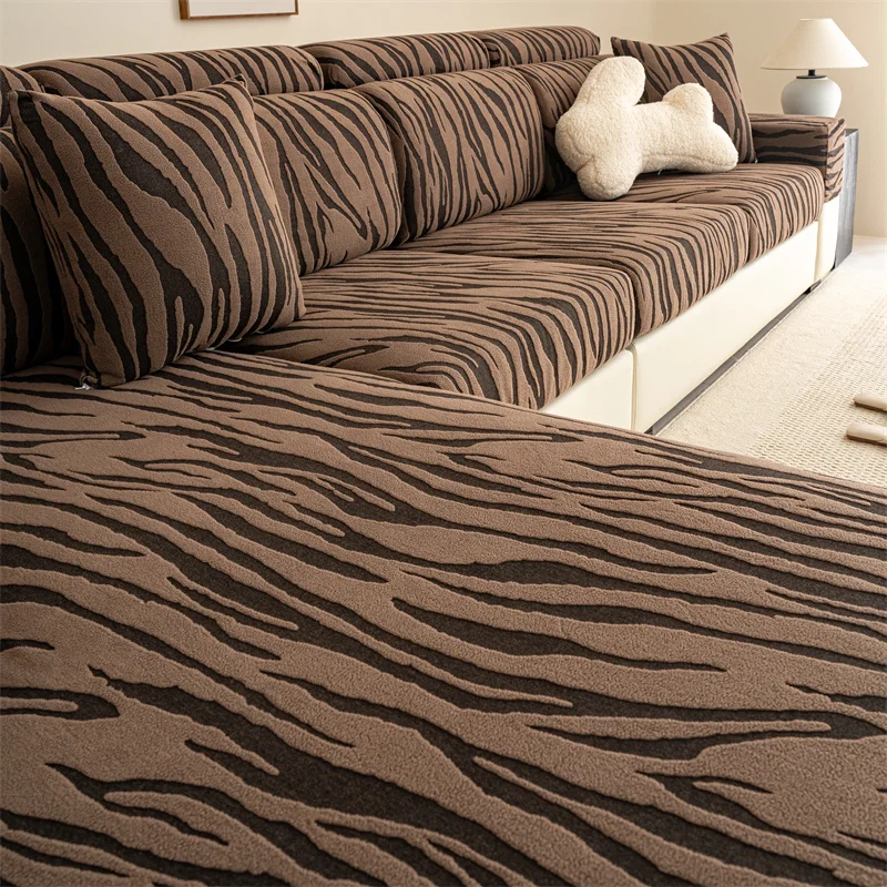 Fleece jacquard water-pattern sofa cover, easy to clean, decorates the living room sofa, suitable for all seasons, compatible with various types of sofas