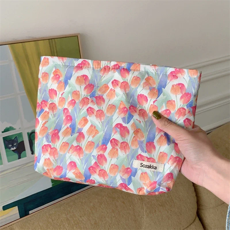 New Simple Fresh Floral Clutch Canvas Cosmetic Bag Makeup Pouch Large Capacity Skincare Toiletries Storage Bag Travel Organizer