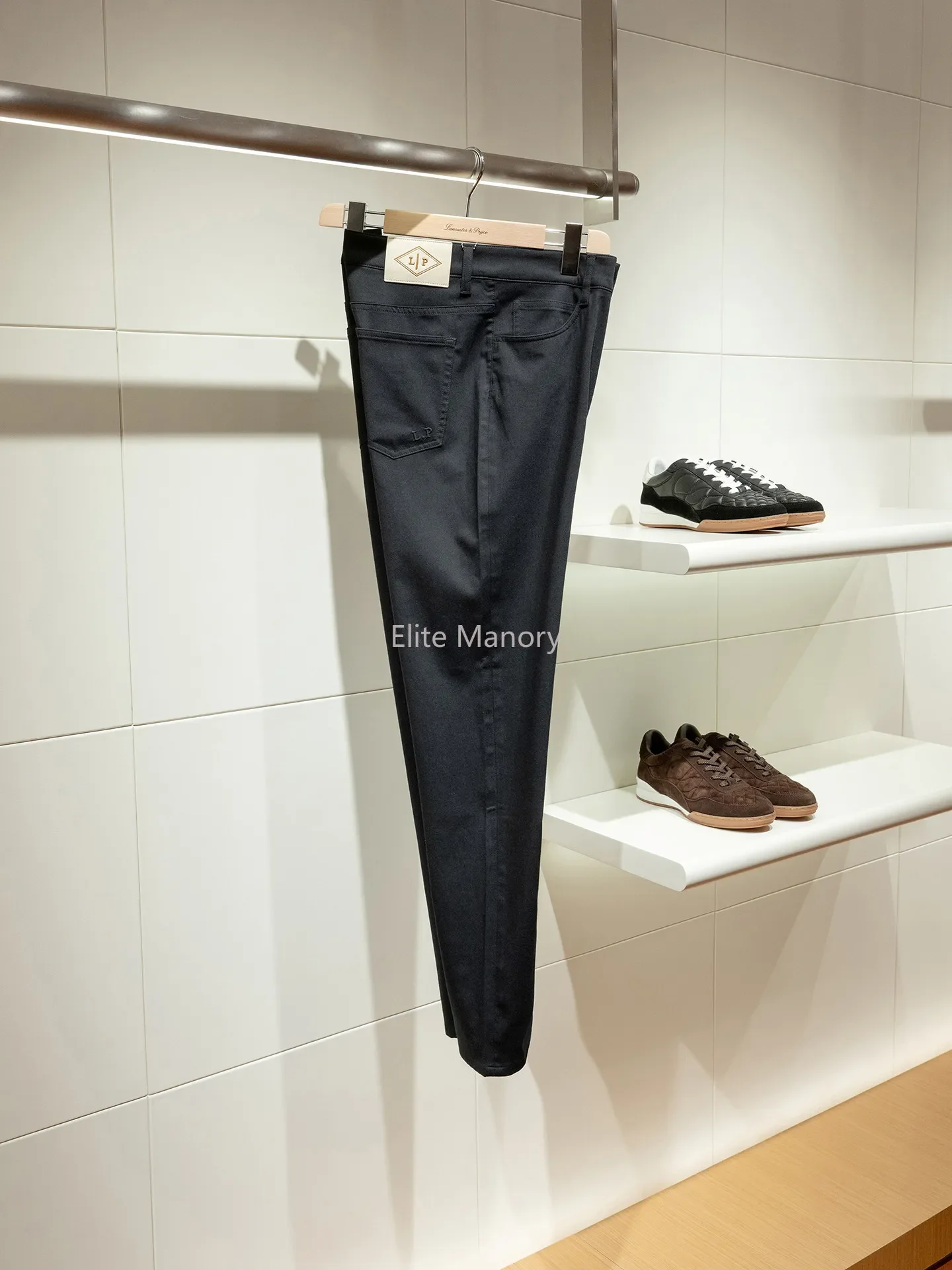 [8 oz Classic Black Cow] Triacetate Mulberry Silk Blended, Men's Thin Fit Small Straight Jeans