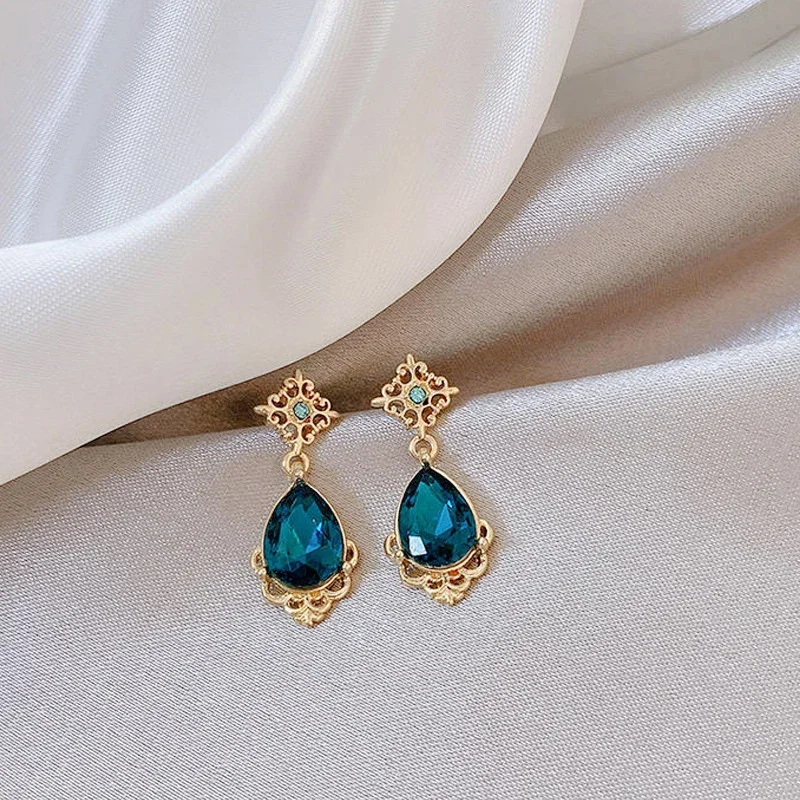 Classical Exquisite Green Crystal Geometric Earrings for Women Fashion Temperament Versatile Earrings Lady Party Jewelry