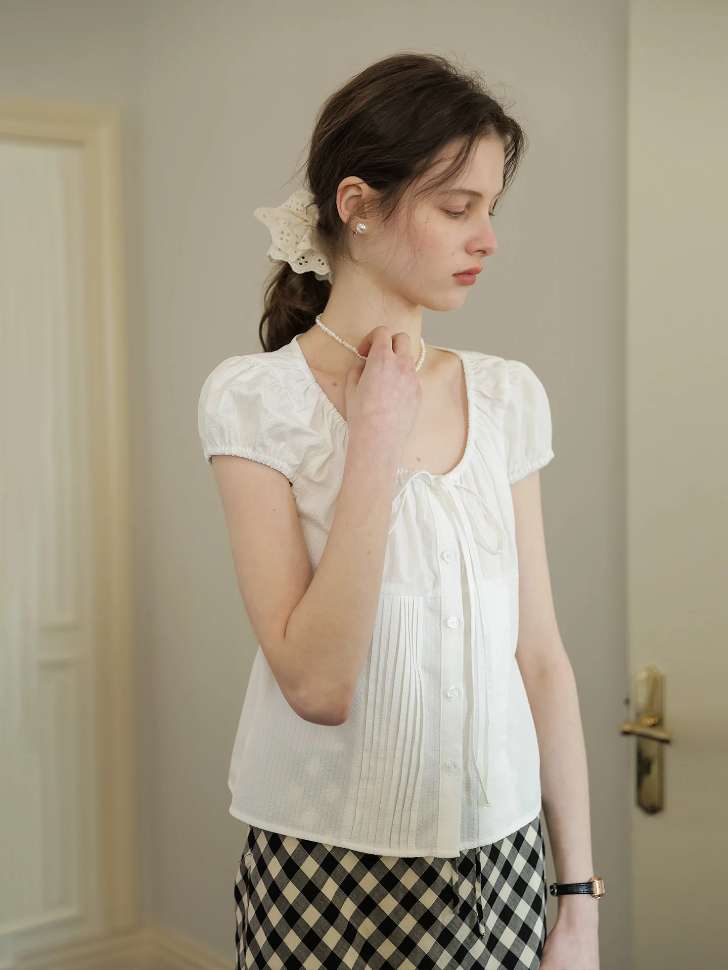 

Белая женская блузка ChunYi с U-образным вырезом, рукавами-фонариками и завязками, легкая, романтичная, элегантная, летняя, новый стиль, полиэстер