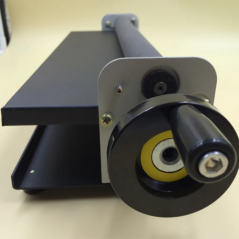 

Ручной станок для холодного ламинирования L-360, 360 мм, 14 дюймов, холодный ламинатор для фотографий из ПВХ, ручная машина для перитонеального применения