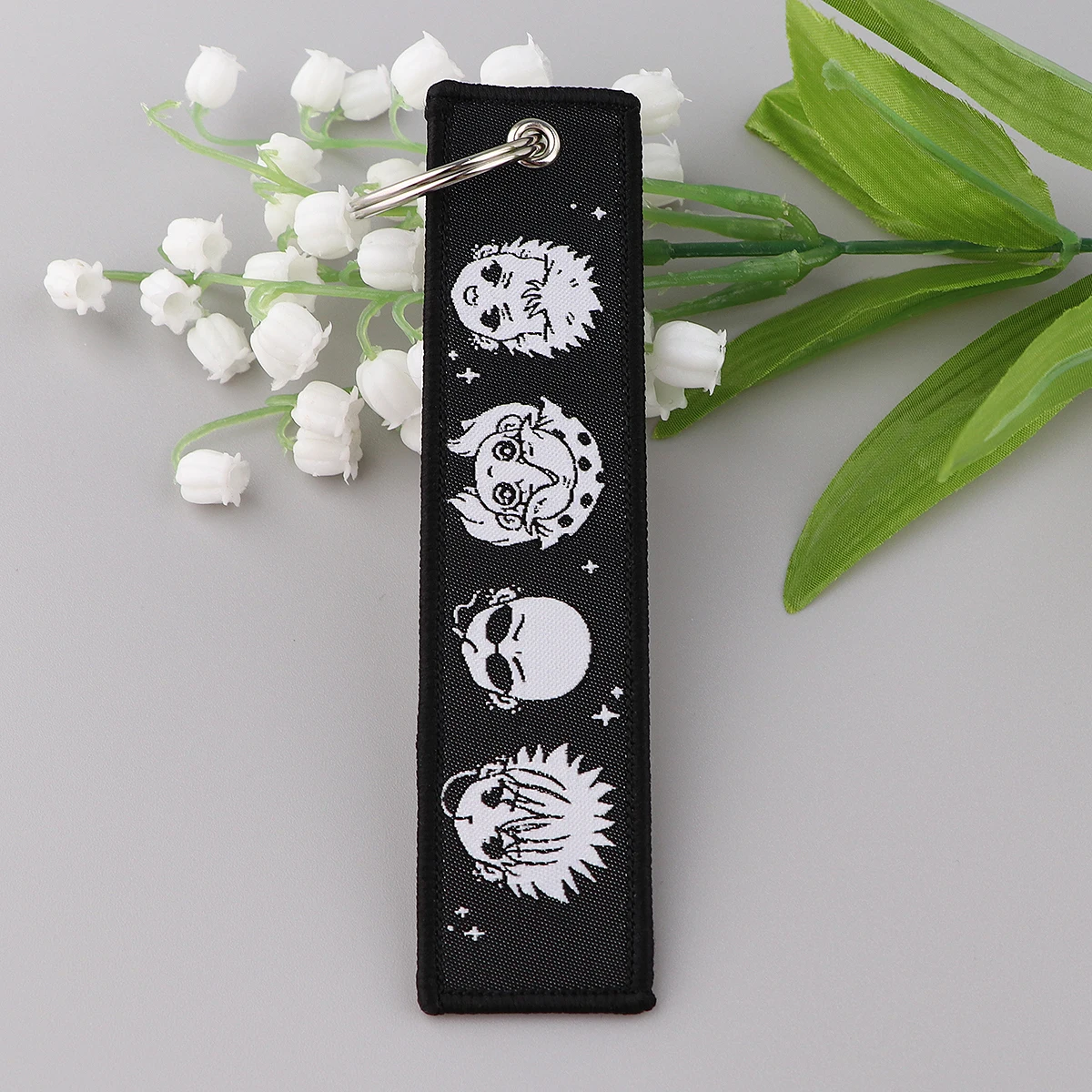 พวงกุญแจโลหะลายการ์ตูนผู้หญิงส - Embroidery Charm บทวิจารณ์และราคา