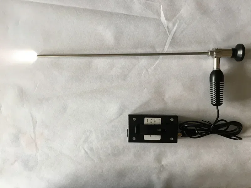 Mini portable 3W  light-emitting diode medical light source for ear, nose, throat, and retracter