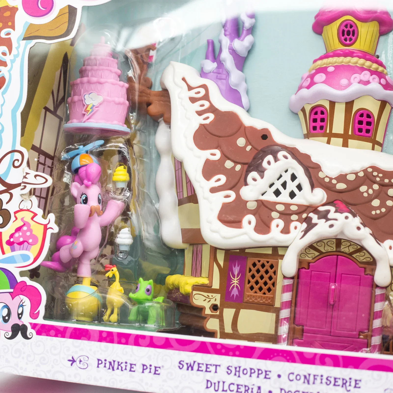 Hasbro PONY PONY PONY PIE PIE PIE Sweet Shoppe friendshop คือคอลเลกชันมหัศจรรย์ B3594ตุ๊กตาของขวัญของเล่นหุ่นอะนิเมะเครื่องประดับ