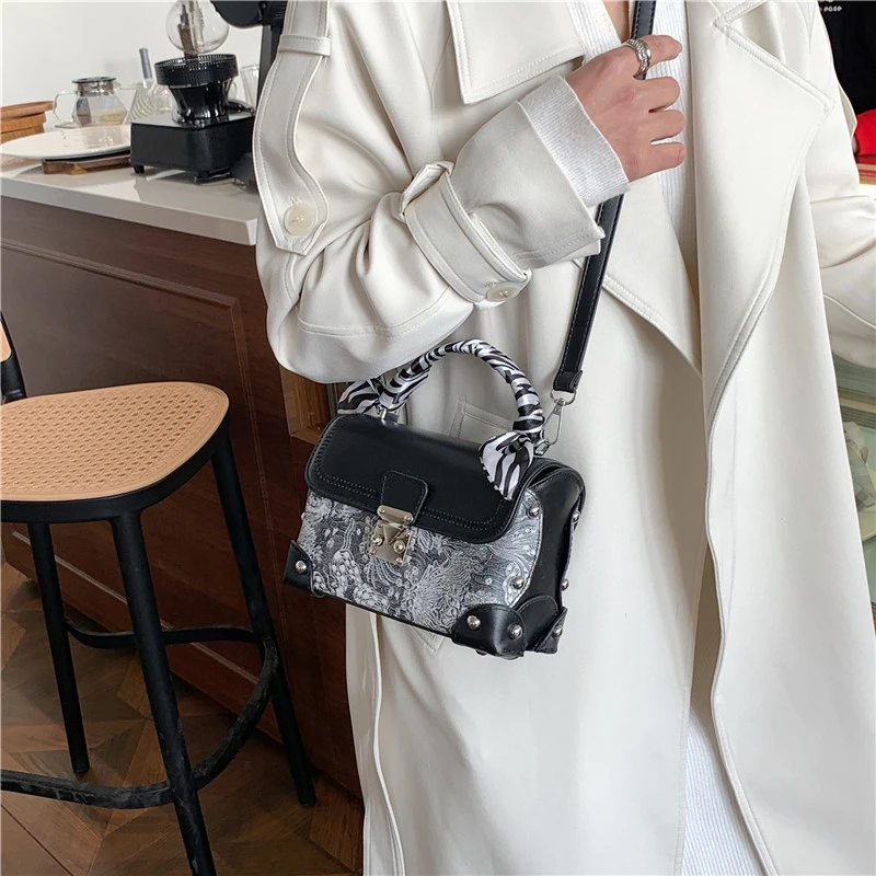 

All Day Comfort Handbag Women Multifunctional Shoulder Bag Light Luxury For Extended Wear And Daily Use