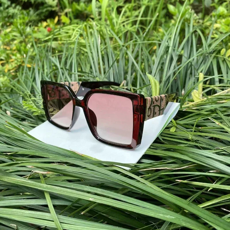 2024 New Square Shades Women Sunglasses Black Fashion Girls Glasses Letter Frame Vintage Glasses Female Unisex Oculos Feminino