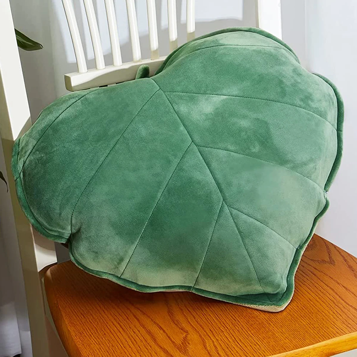 3D Leaf Throw Pillow Decorative Plant Pillow Soft Plush Leaf Shaped Cushion Novelty Plush Backrest Pillow Comfortable Plant