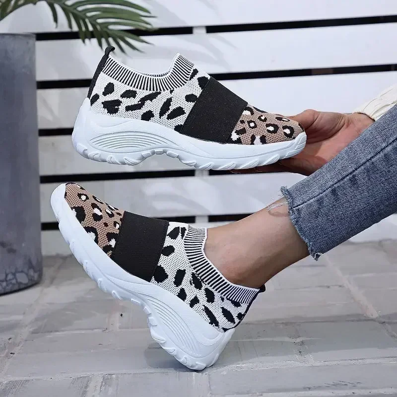 

2024 New Women Leopard Print Sneaker Walking Fitness Shoes Chunky Platform Height Increasing Breathable Loafers Elastic Trainers