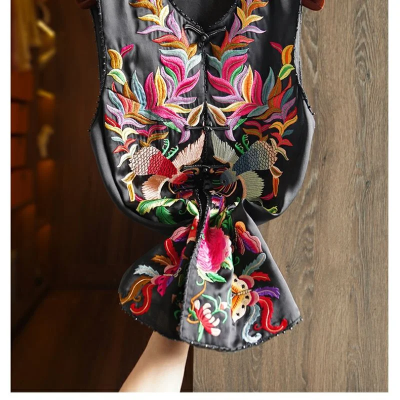 Vintage Button FashionAble Waistcoat Vest For Female Heavy Industry Chic Style Embroidery Beaded High-end Silk New Chinese Top