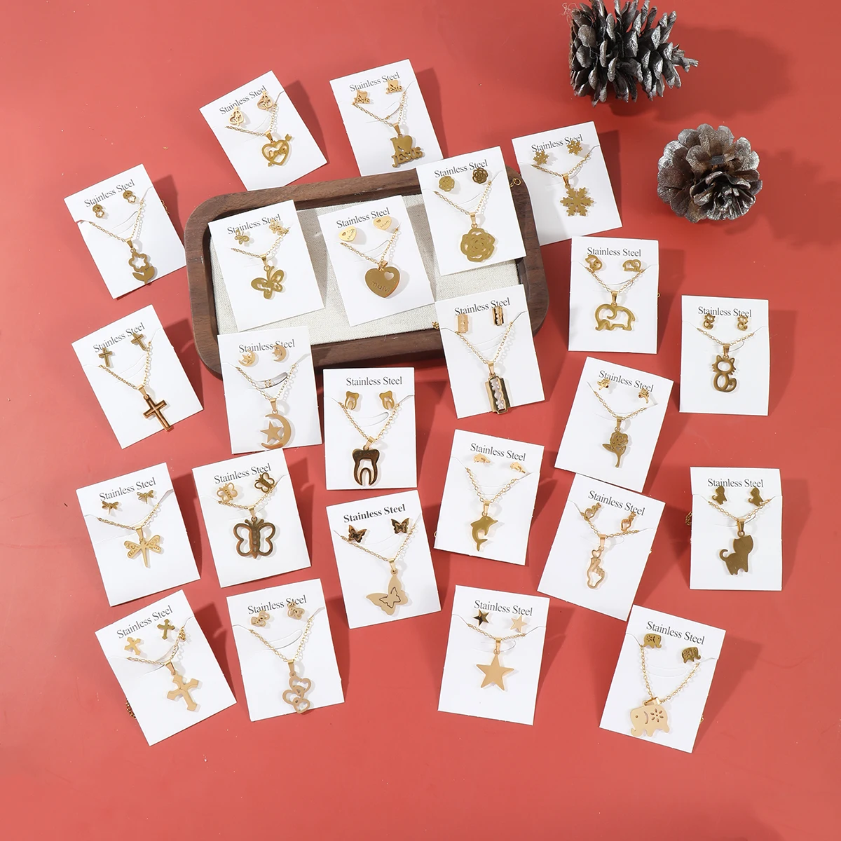 10 Pieces of Random Stainless Steel Necklace, Earring, and Pendant Set, Various Styles, Beautiful and Fashionable Christmas Gifts