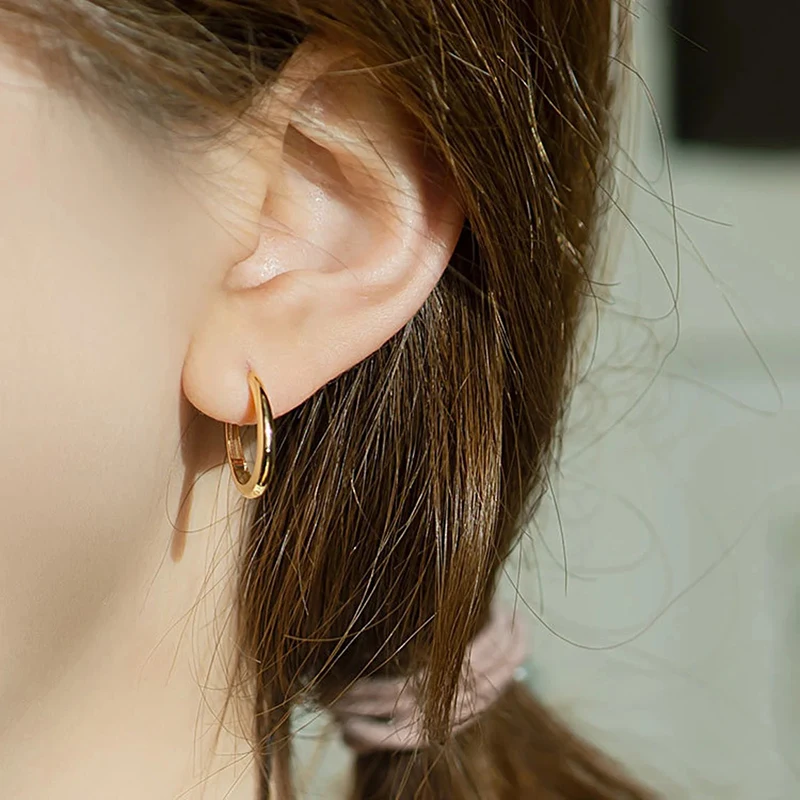 Huitan Minimalist Oval Hoop Earrings for Women Low-key Lady Ear Piercing Accessories Daily Wear Fashion Versatile Jewelry Hot