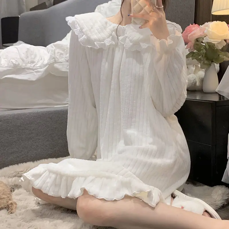 Fleece Women Nightgown Korean Lace Sleepwear Winter Night Dress Knee Length One Piece Pajamas Peter Pan Collar Warm Home Wear