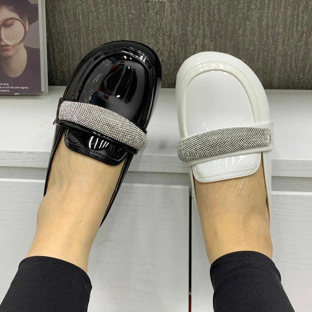 Summer Women Slippers Bliing Shoes Shoes For Women Casual Flats Slippers Plus Size Patent Leather Half Slippers Fashion Sandals