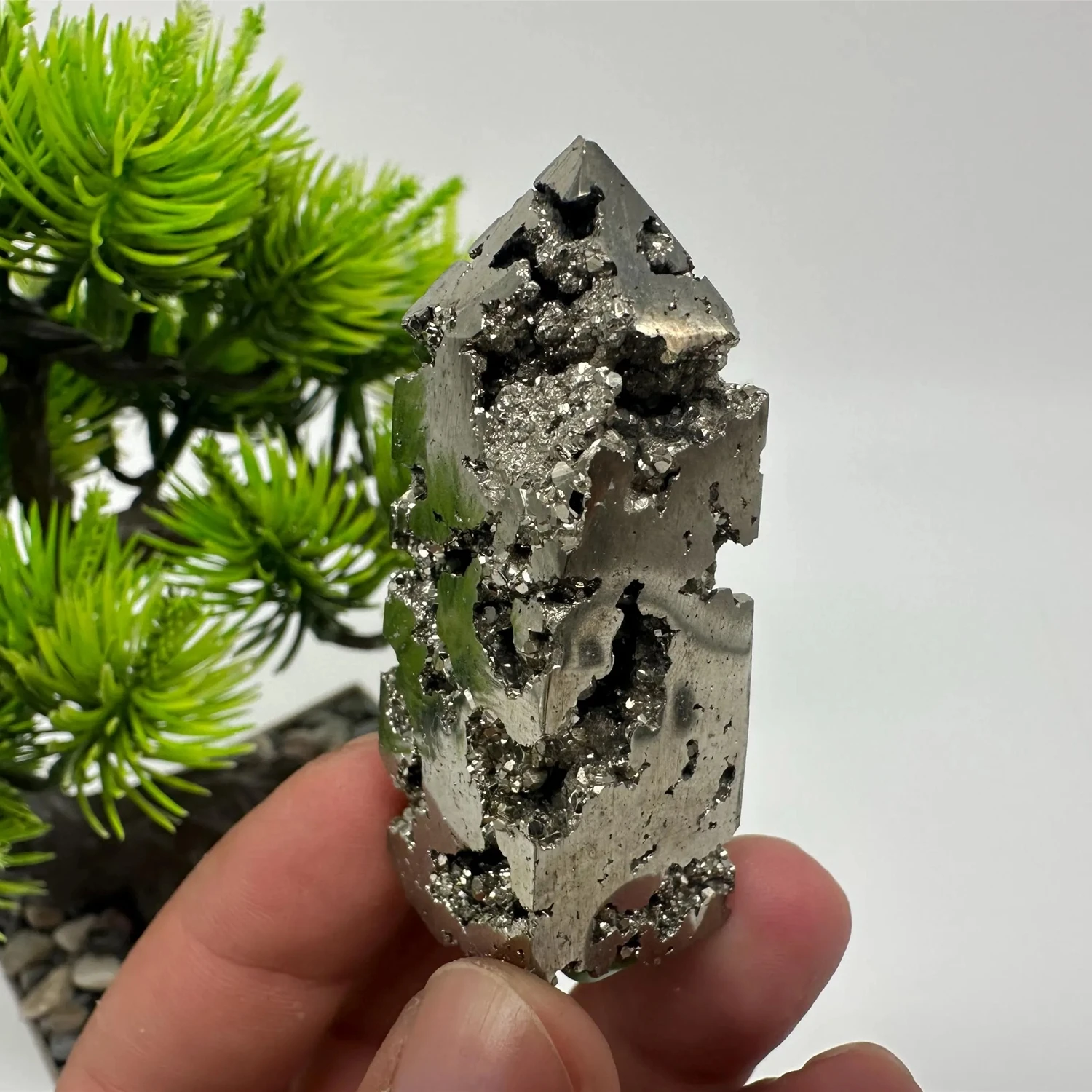 

1pc Pyrite Tower, Golden Sparkle Mineral, Ideal for Home Decor & Unique Holidays Gift, Crystal Collectors, Desk Accessory