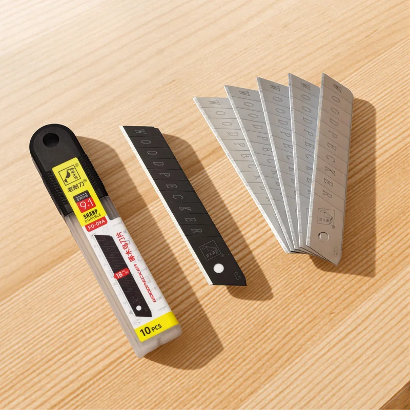 laminas-de-faca-utilitaria-multiuso-de-18mm-05-045mm-de-espessura-60-unidades-°-9-facas-prateadas-1-preta-aco-de-alto-carbono-resistente-a-ferrugem-para-corte