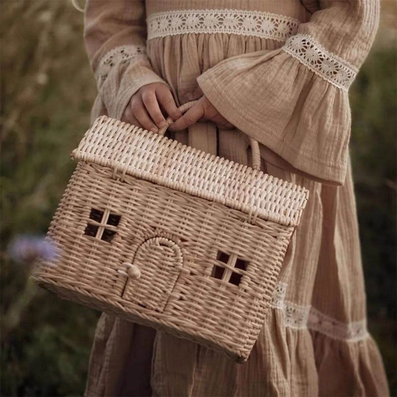 Creative Small House Pastoral Style Portable Rattan Straw Bag Cabin Portable Woven Bag Picnic Storage Basket