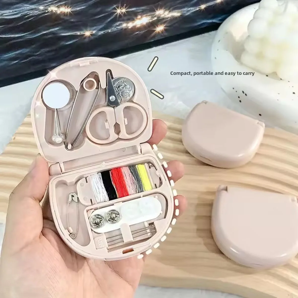 미니 수동 재봉틀 키트 휴대용 여행 재봉 도구 바늘과 실 액세서리가있는 여행 재봉 용품
