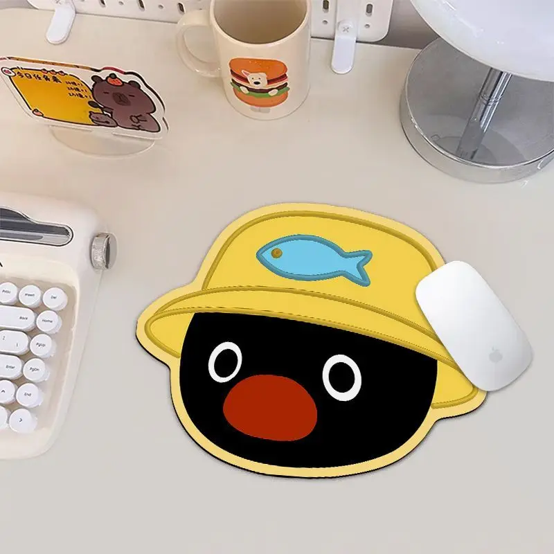 Cute Penguin Shaped Mouse Pad Small Size, Non Slip Washable Desk Mat for Girls Boys, Ergonomic Wrist Support Mousepad for Laptop