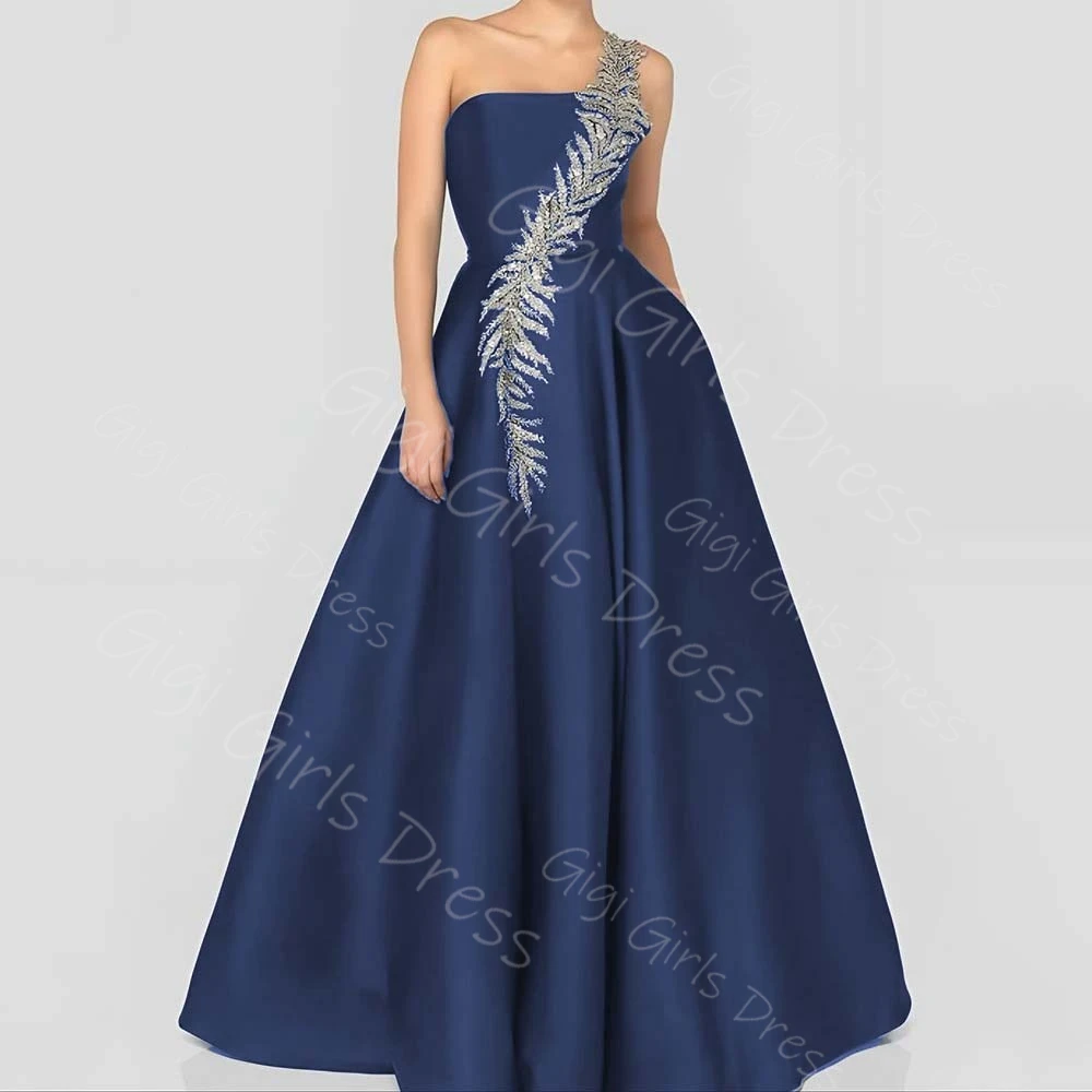 فستان نسائي للحفلات الراقصة من الساتان مزين على شكل حرف a بطول الأرض بكتف واحد بدون ظهر مع ذيل فستان حفلات الكوكتيل مخصص